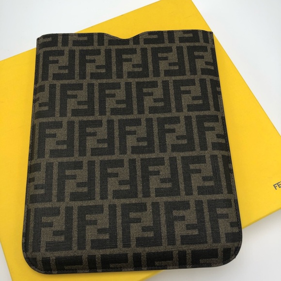 NEW with tags Authentic Fendi Leather Logo Tablet Ipad Case 10" x 8.25" - Picture 2 of 6